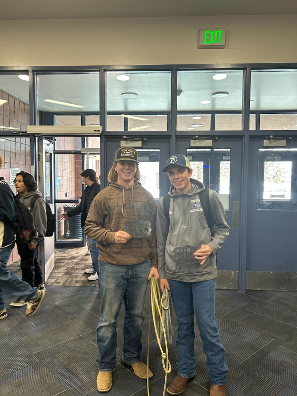 Fremont FFA holds food drive and donates proceeds of roping event to school fundraising