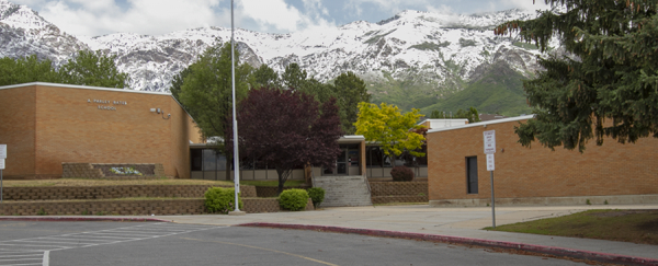 Picture of Bates Elementary School.