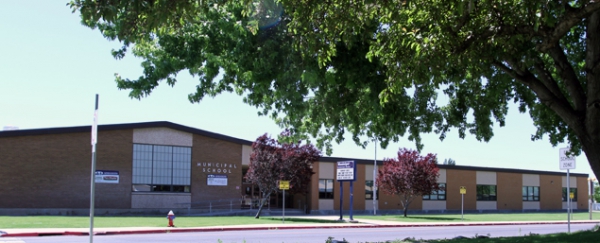 Picture of Municipal Elementary School.