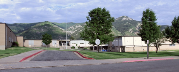 Picture of North Ogden Junior High School.